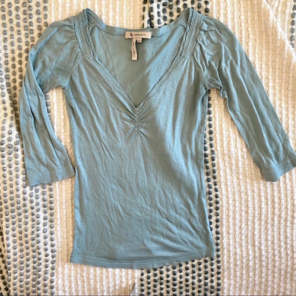 Soft and elegant BCBG quarter sleeve top